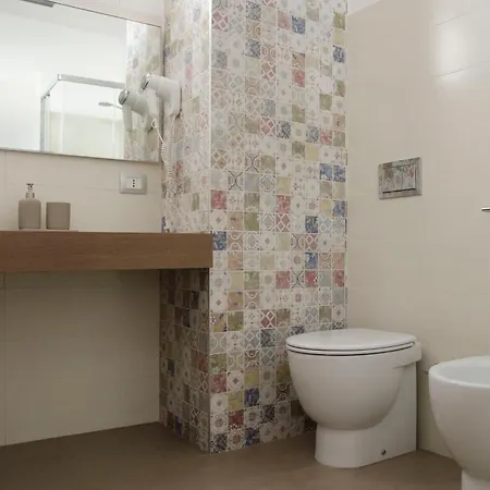 Casa Sikelia, Hl Collection