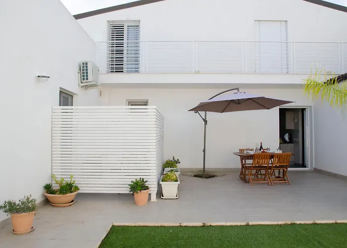 Casa Sikelia, Hl Collection *